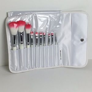 Mica Bella Cosmetics Bush Set New in Package